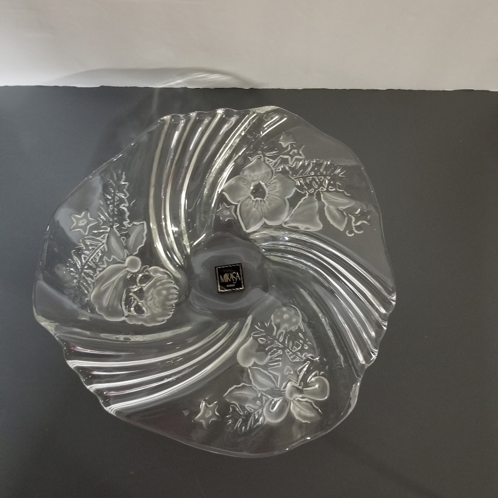 Mikasa Crystal Candy Swirl Bowl/Dish , 9 inch